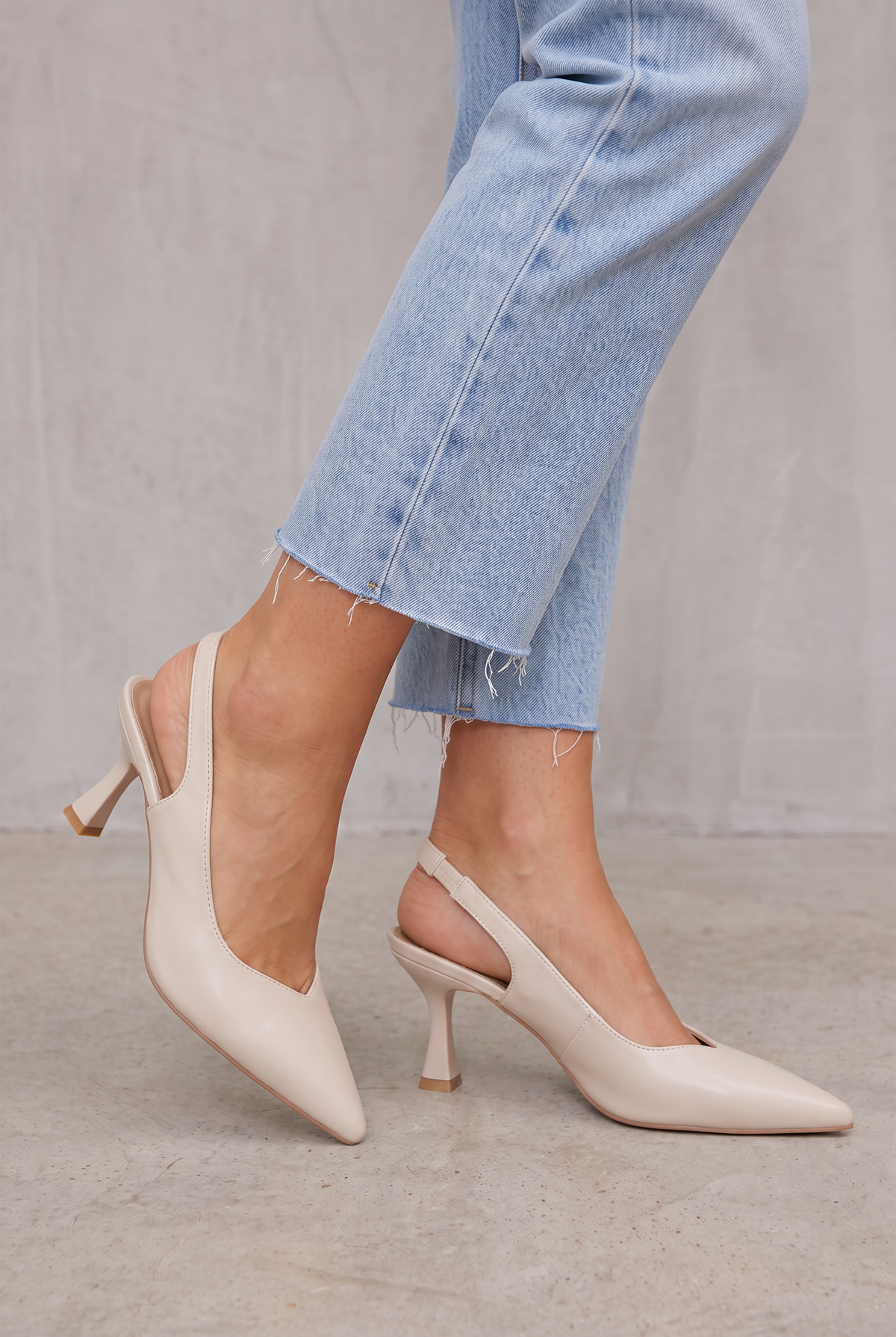Elegant Slingback Pointed Heels - Beige