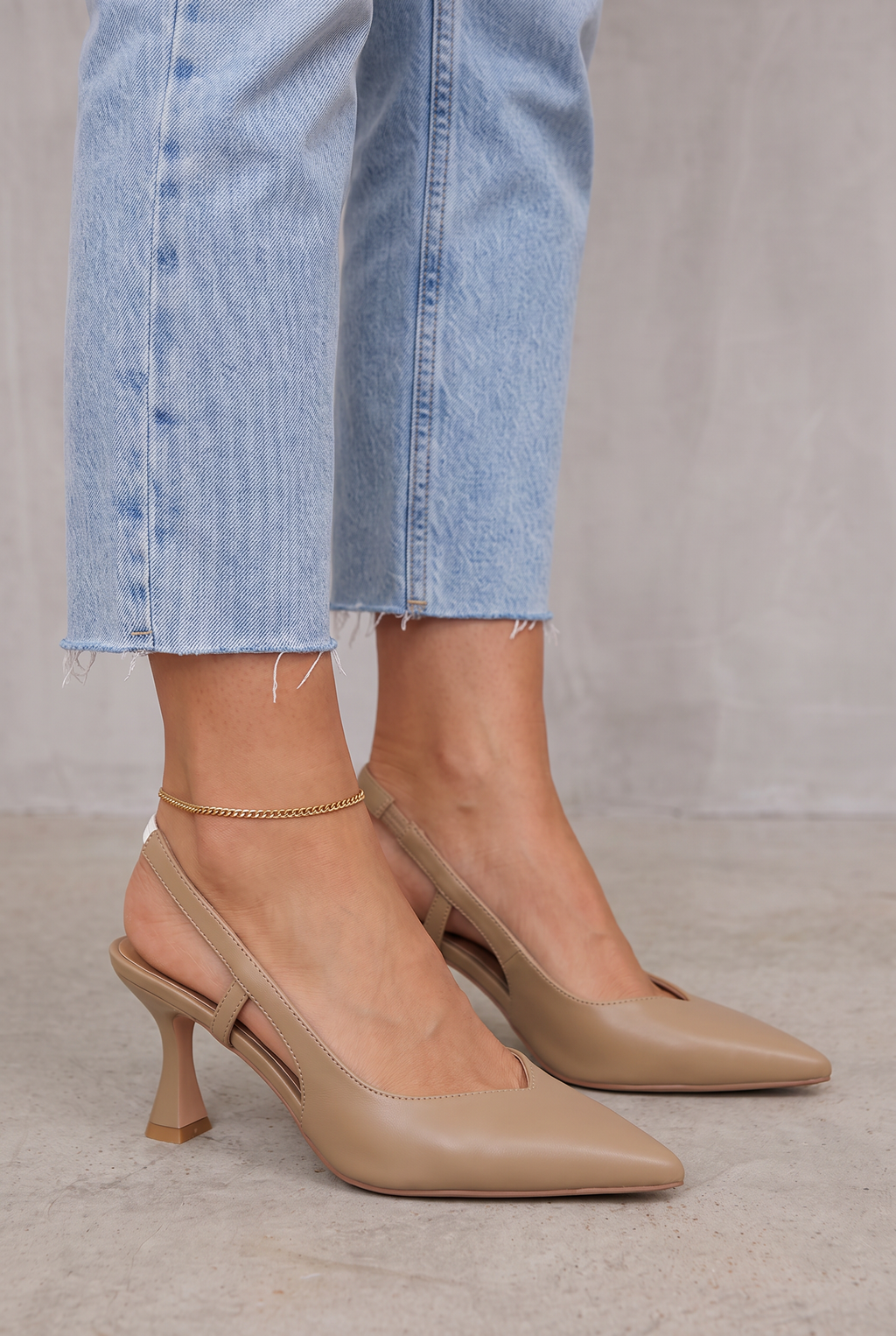 Elegant Slingback Pointed Heels