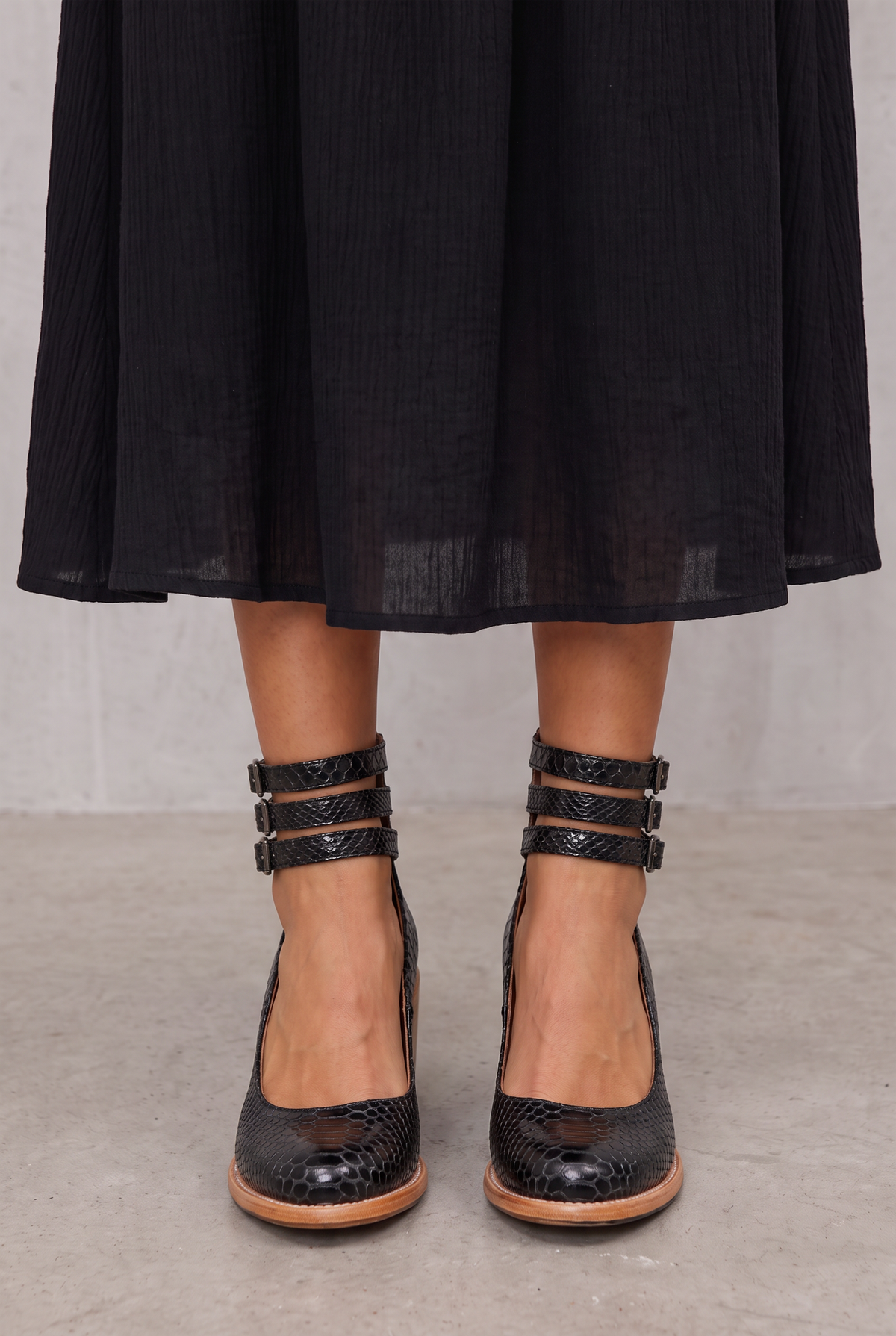 Comfortable Classic Strap Heels - Snake Black