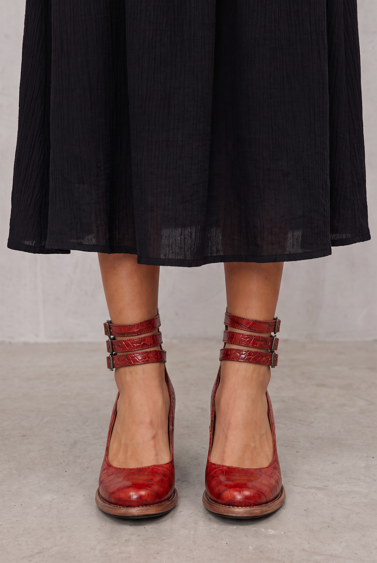 Comfortable Classic Strap Heels - Snake Red
