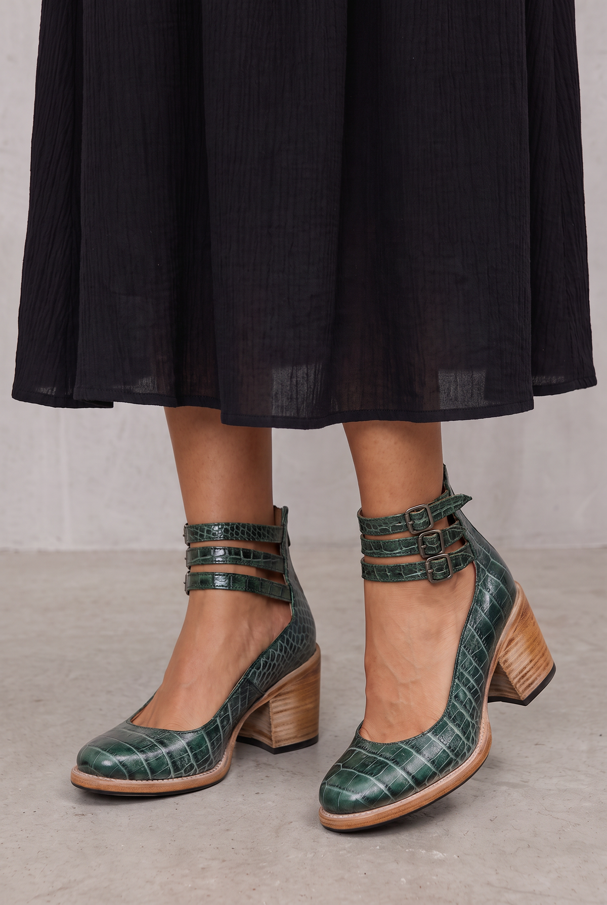 Comfortable Classic Strap Heels - Snake Green